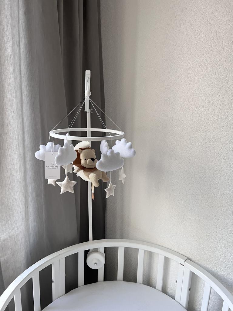 Мобиль «Лев на луне»