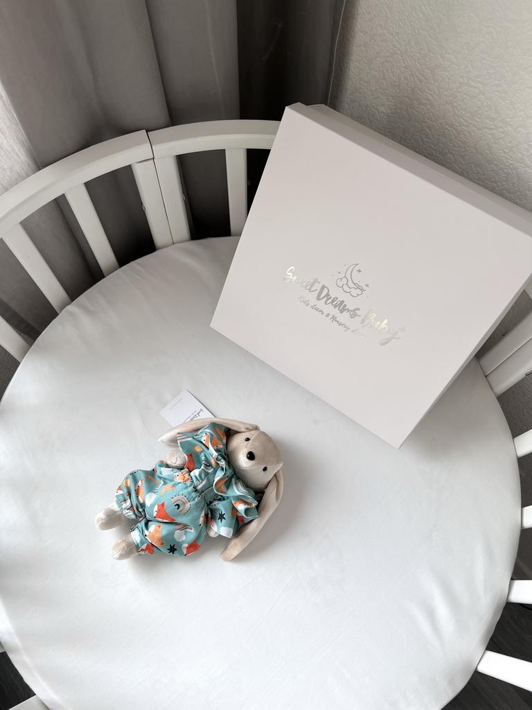 Зайка из велюра в штанишках с воротником.