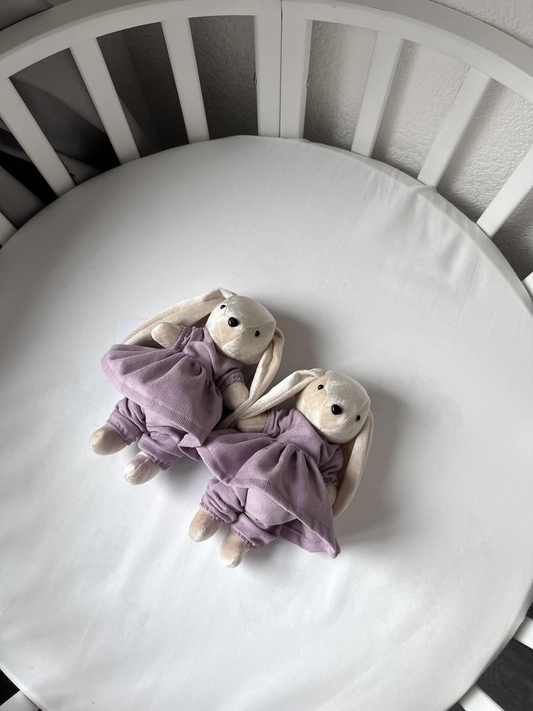 Зайки из велюра в платьицах.