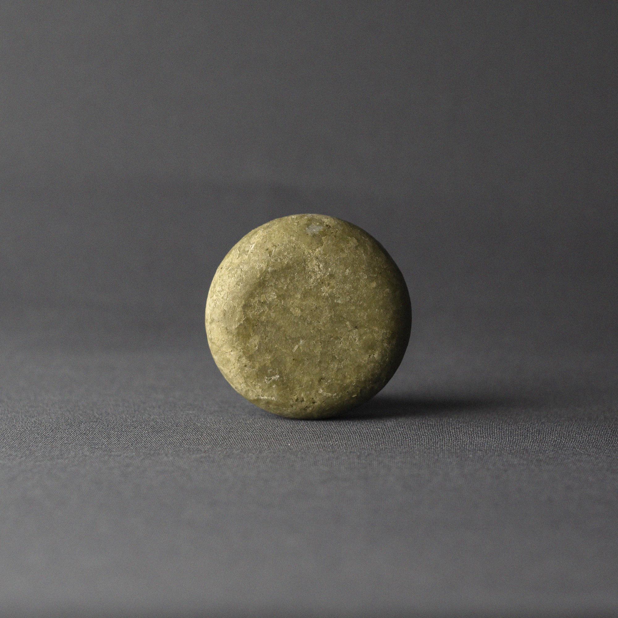 ТВЕРДЫЙ ШАМПУНЬ #92 Базилик / мандарин