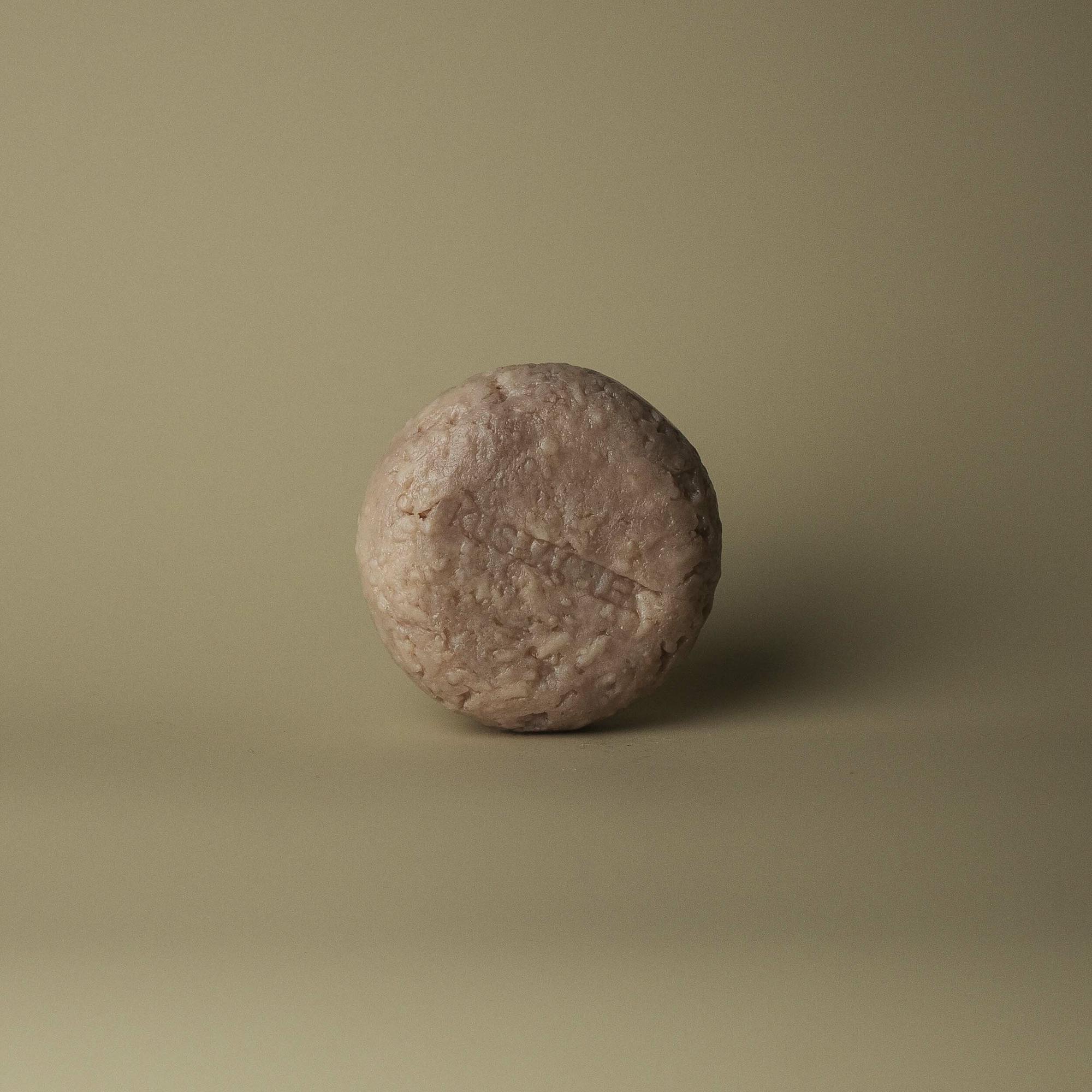 ТВЕРДЫЙ ШАМПУНЬ #59 Сухофрукты / табак