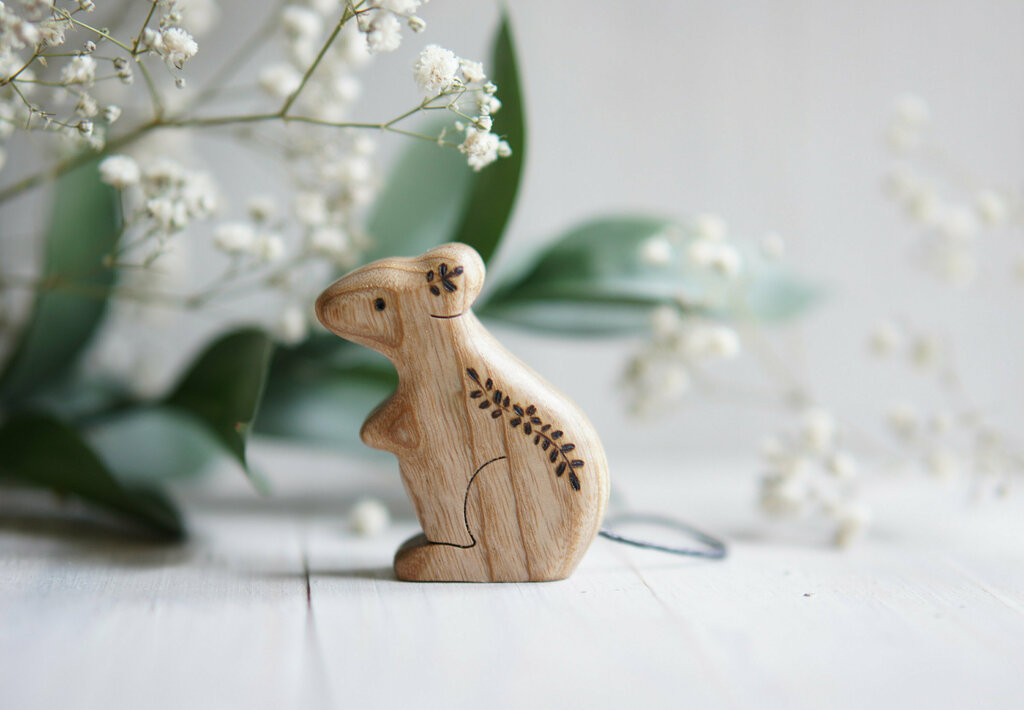 Wooden mouse toy