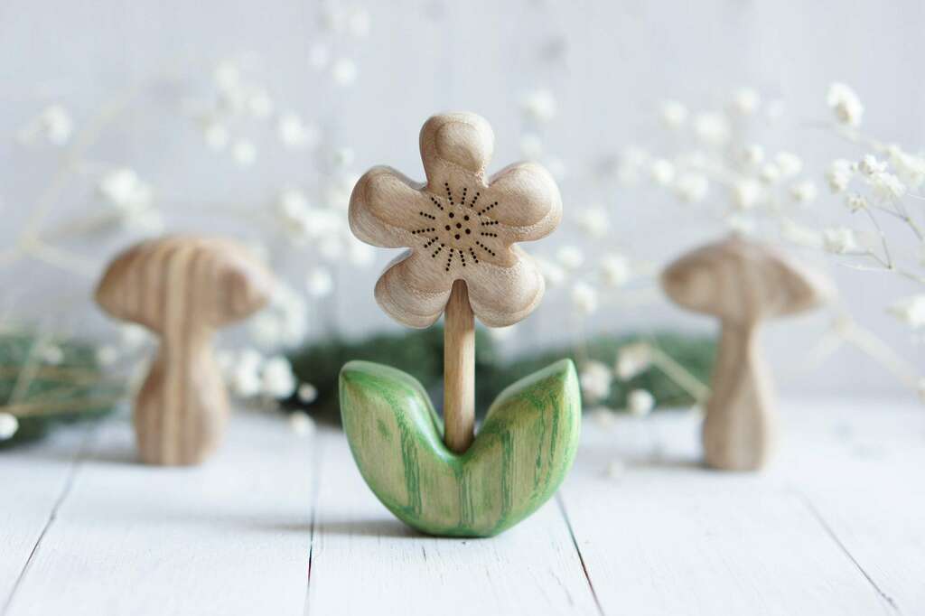 Chamomile flower wooden toy