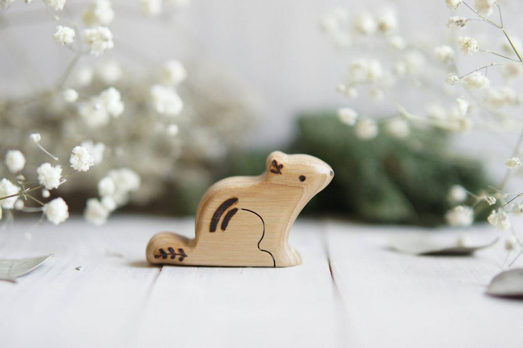 Wooden chipmunk sitting toy