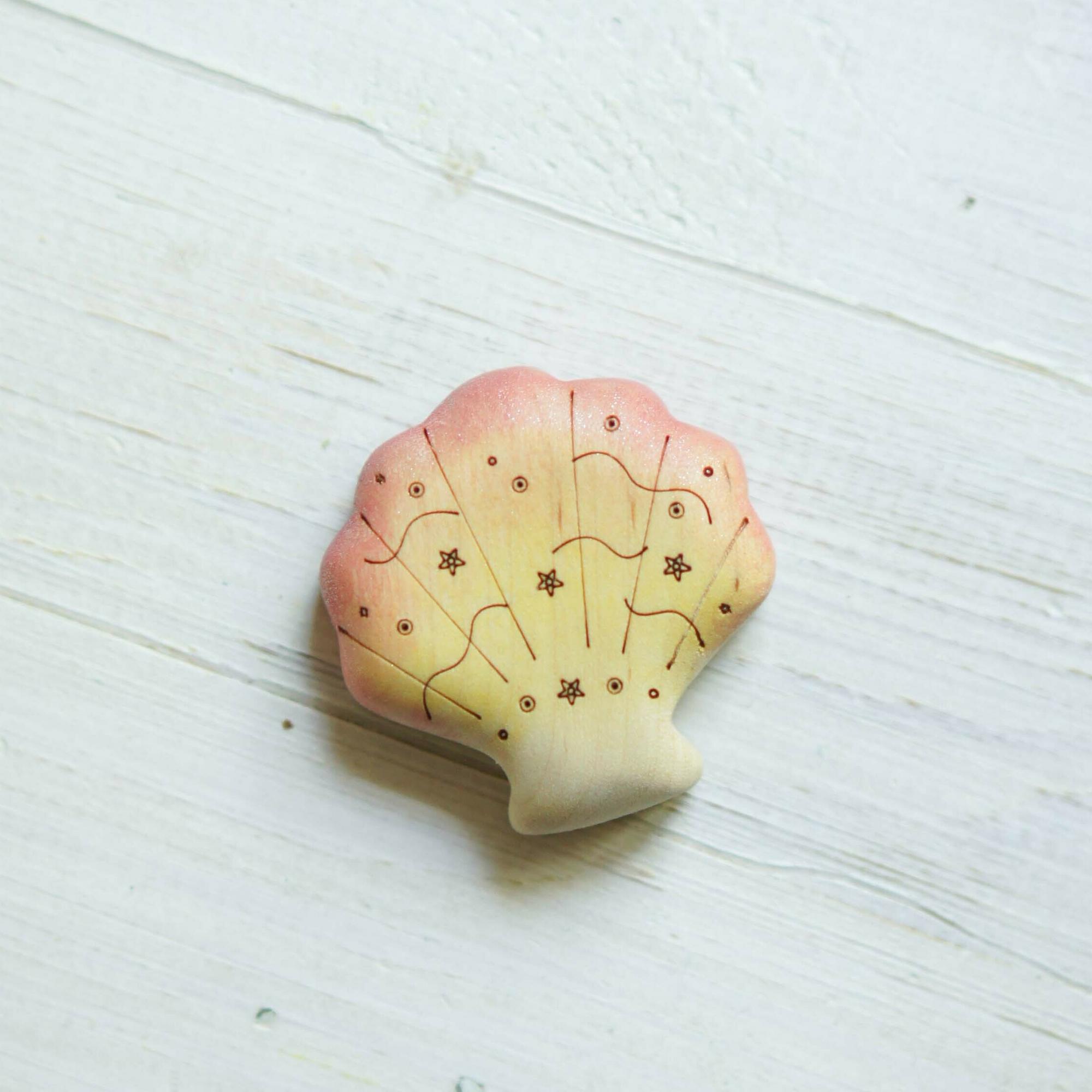 Shell wooden toy 4 (pink-yellow)