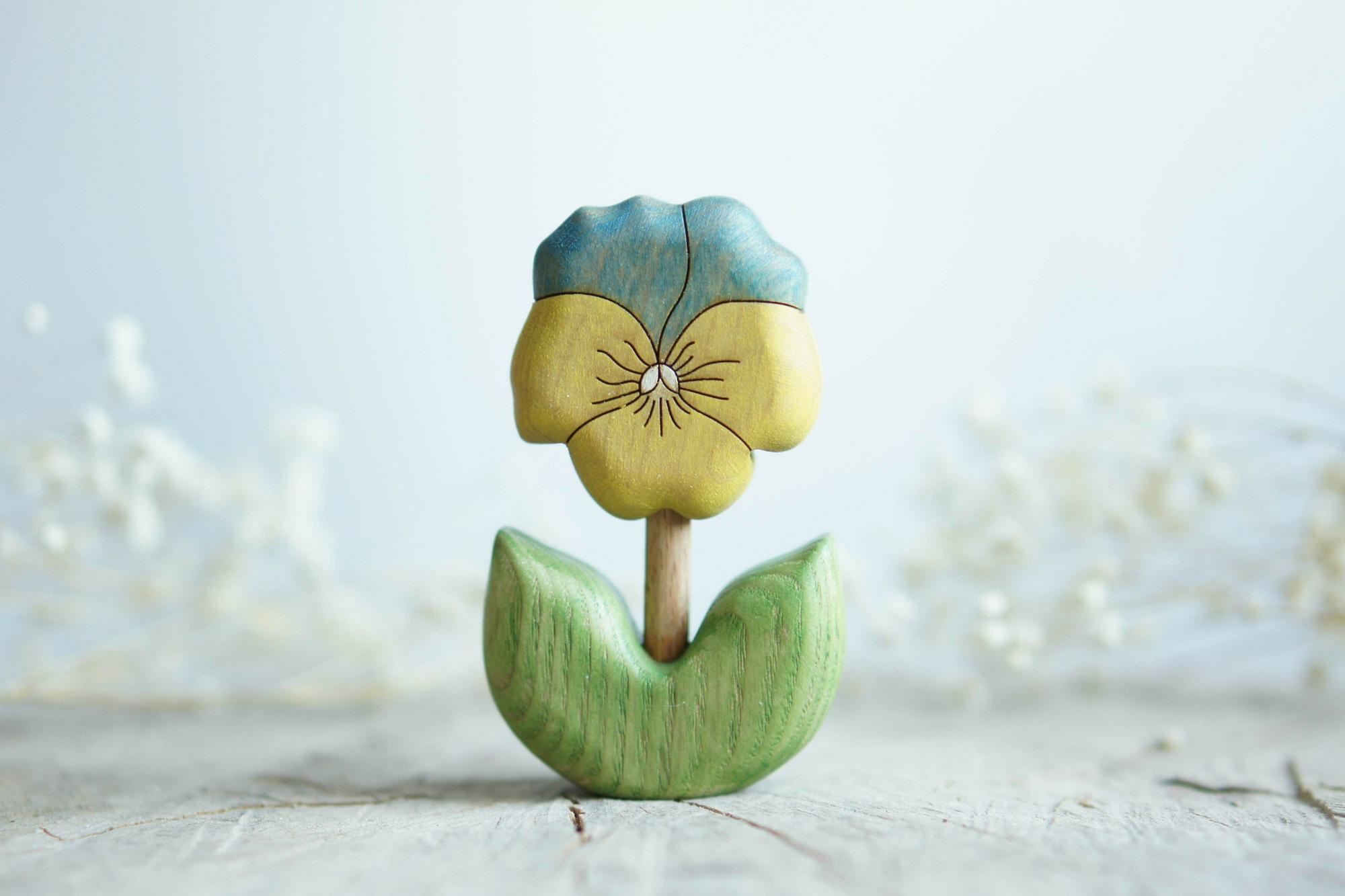 Pansy blue/yellow flower wooden toy (birth flower February)