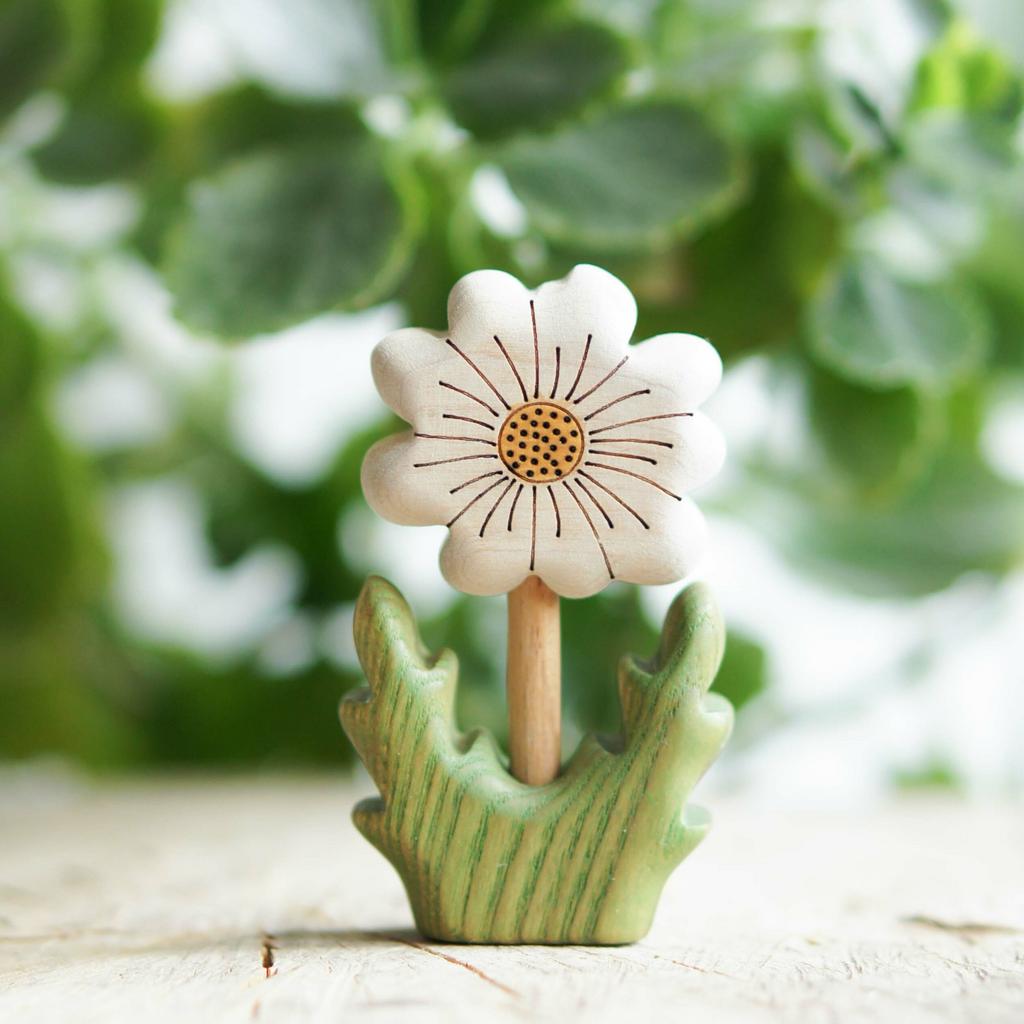 Chrysanthemum flower wooden toy (birth flower November)