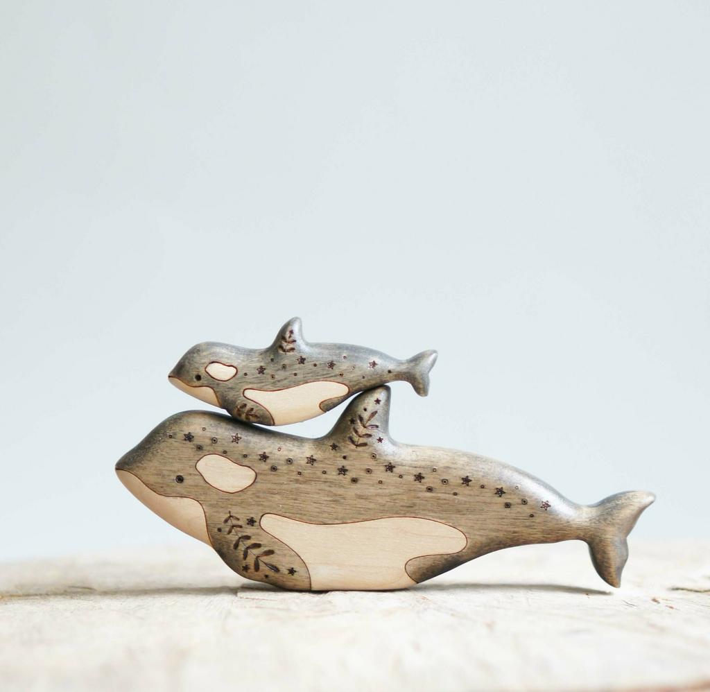 Orca wooden toy set 2 pcs