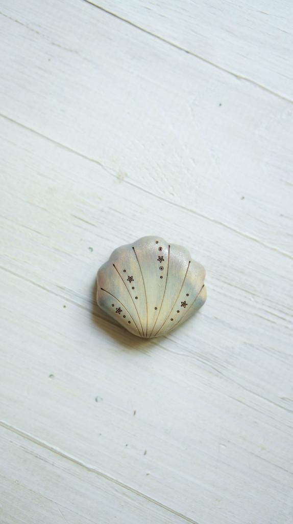 Shell wooden toy (purple-blue)