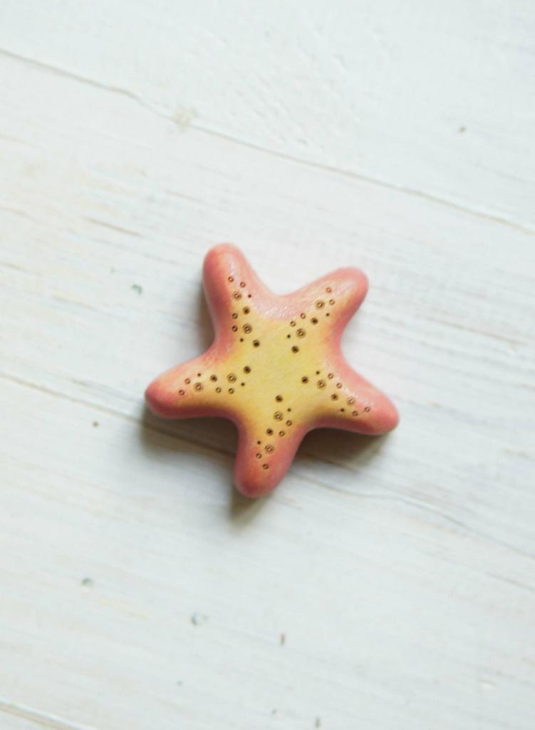 Starfish wooden toy 7 (yellow-pink)