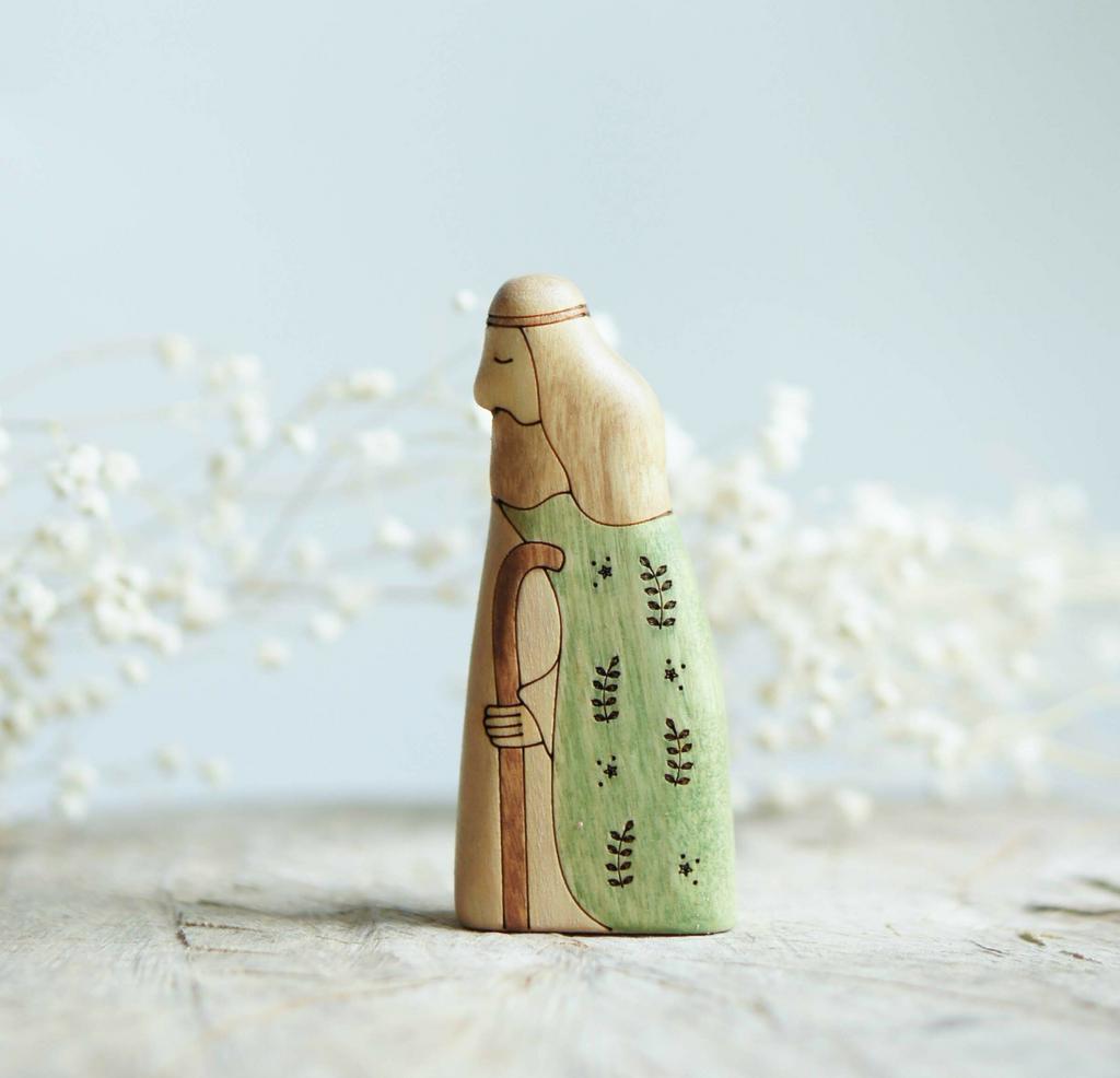 Shepherd wooden toy (brown hair)