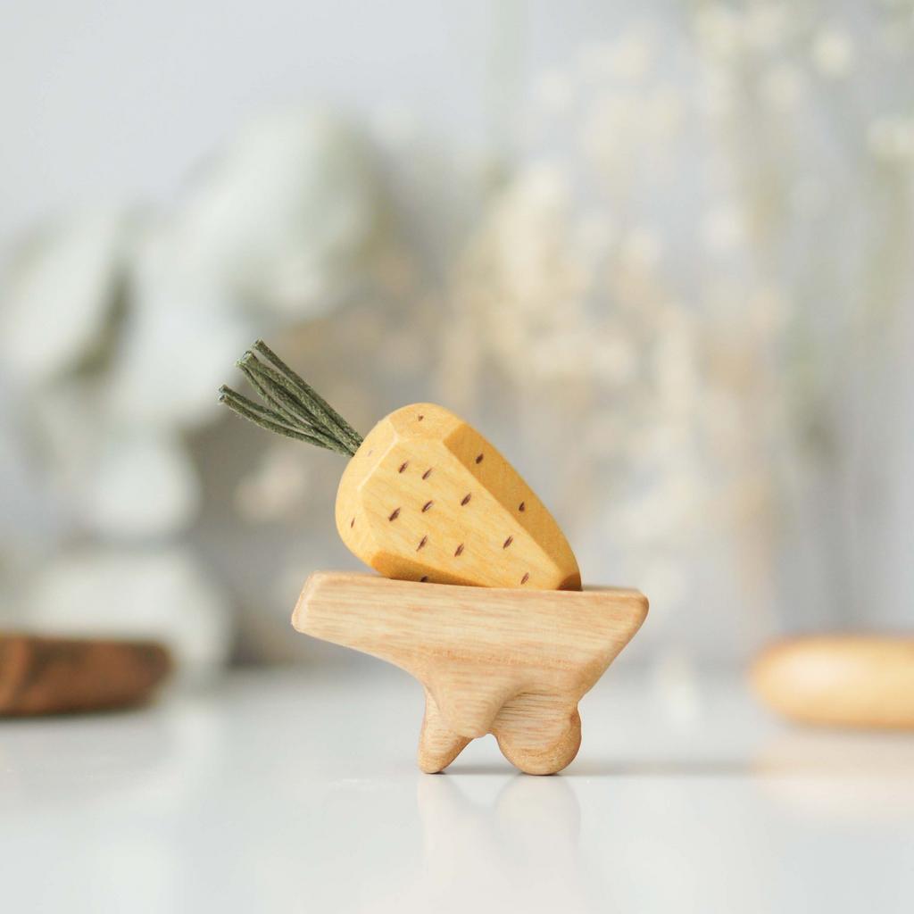 Handcart  with carrot  wooden toys
