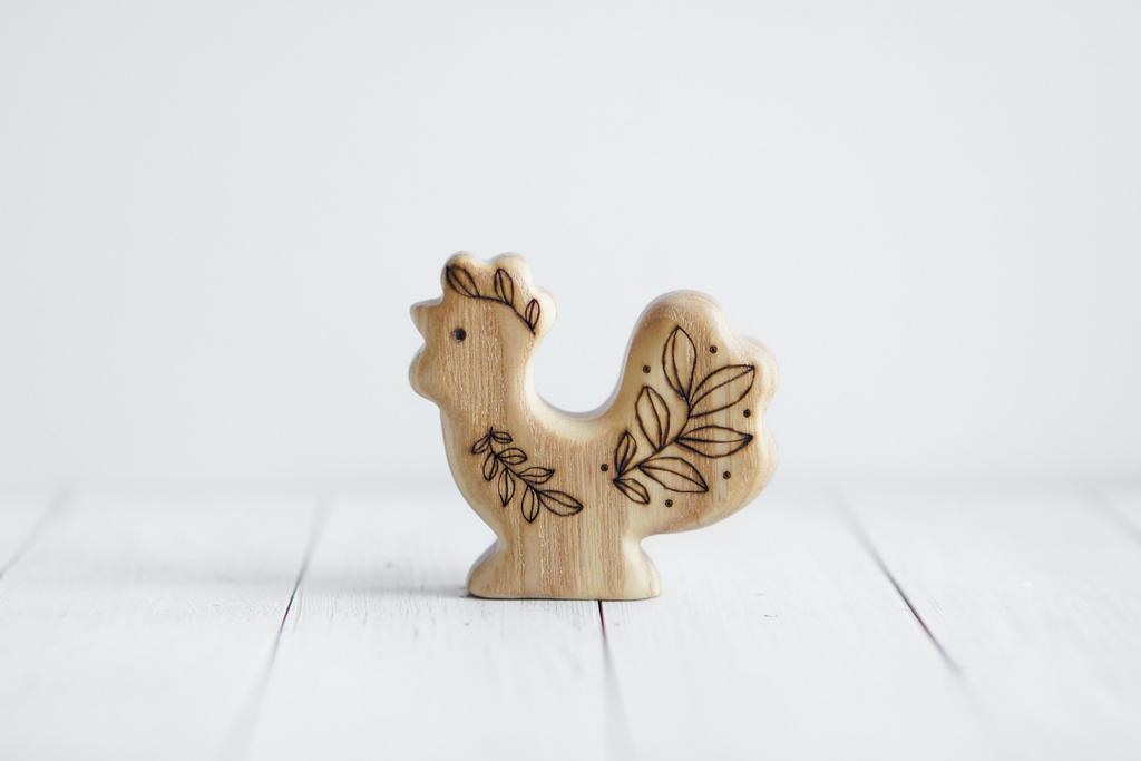 Wooden rooster toy (natural)