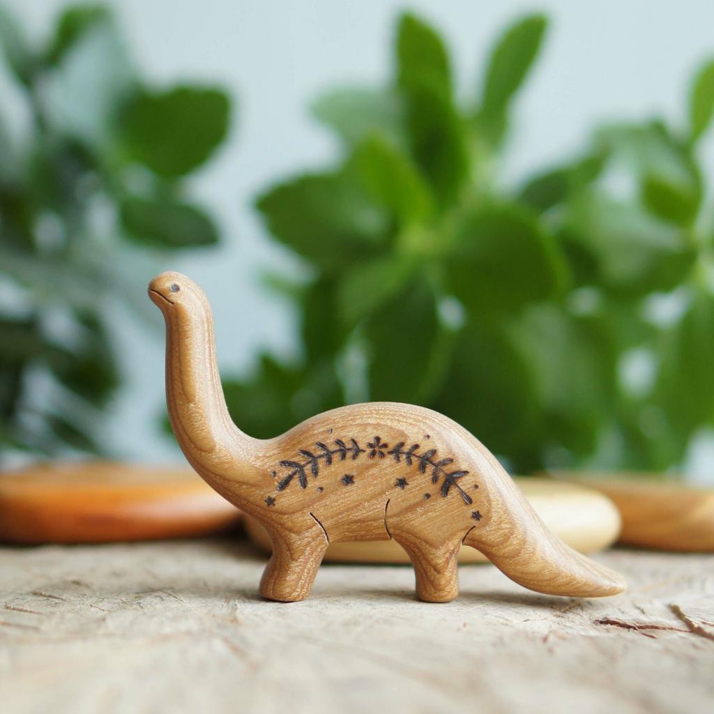 Brontosaurus baby look up wooden toy