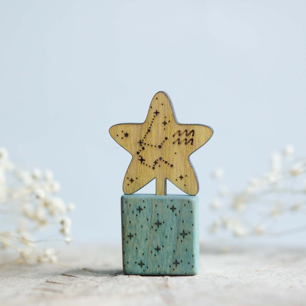 Wooden star zodiac Aquarius with gift stand