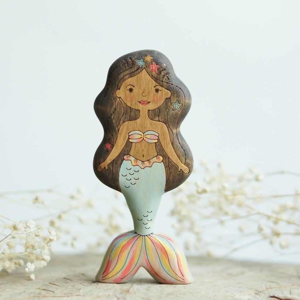 Mermaid brunette hair (dark skin) colored
