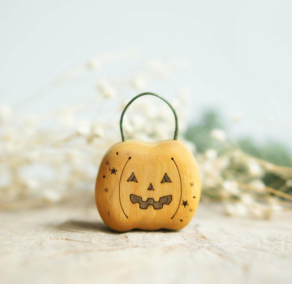 Trick-or-Treat pumpkin (star)