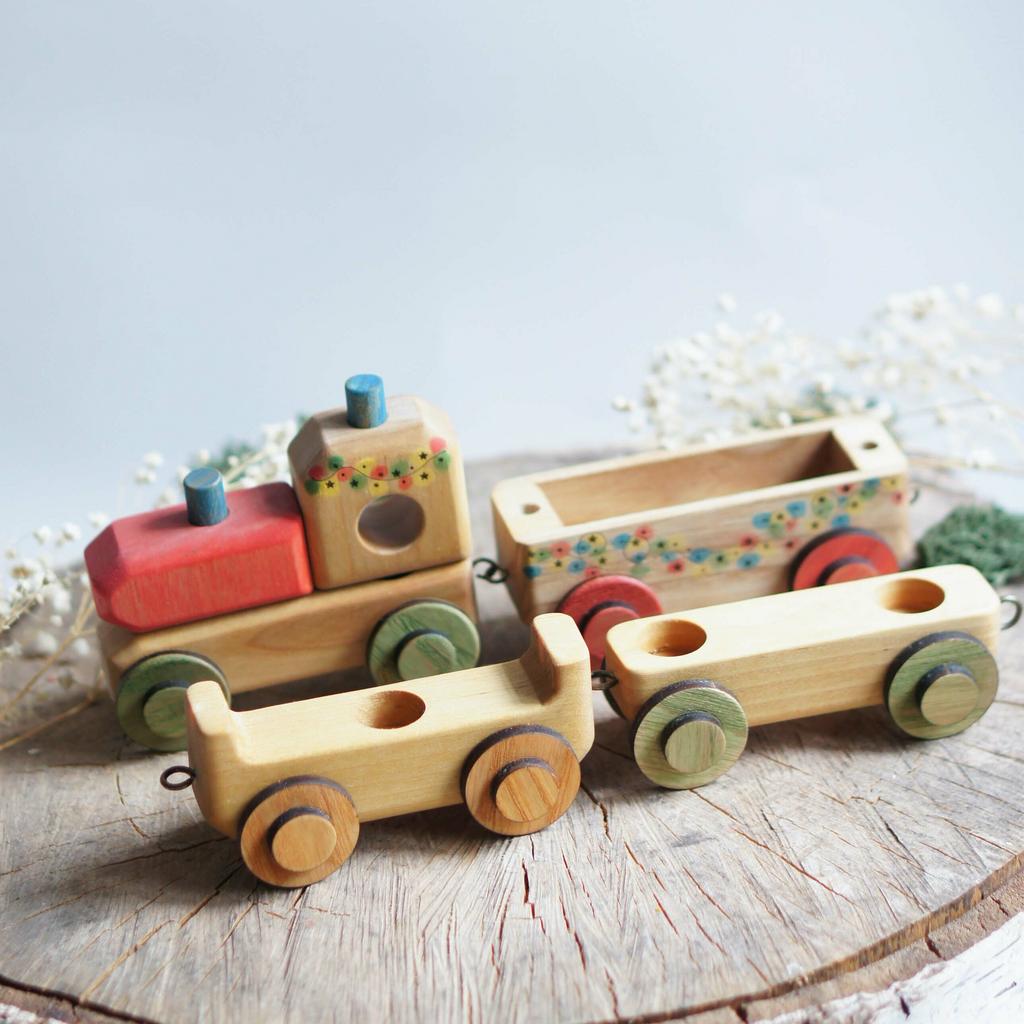 Christmas Tran wooden toy set 4 pcs with hole