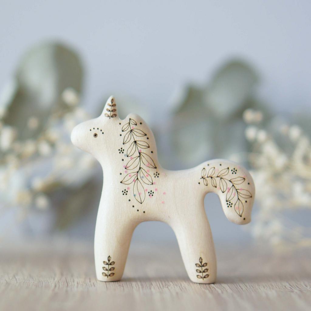 Baby unicorn (natural with sparkle confetti)