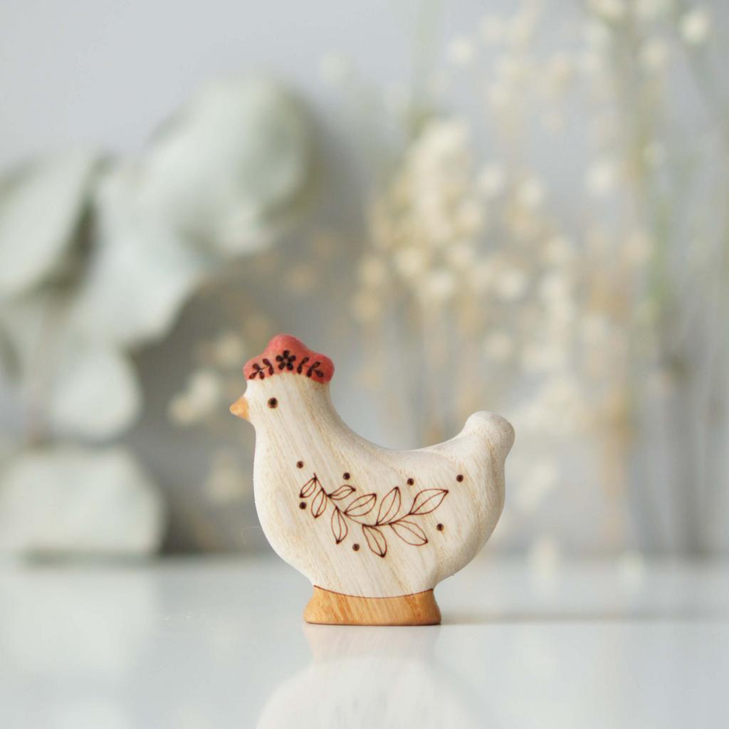 Wooden hen toy standing white
