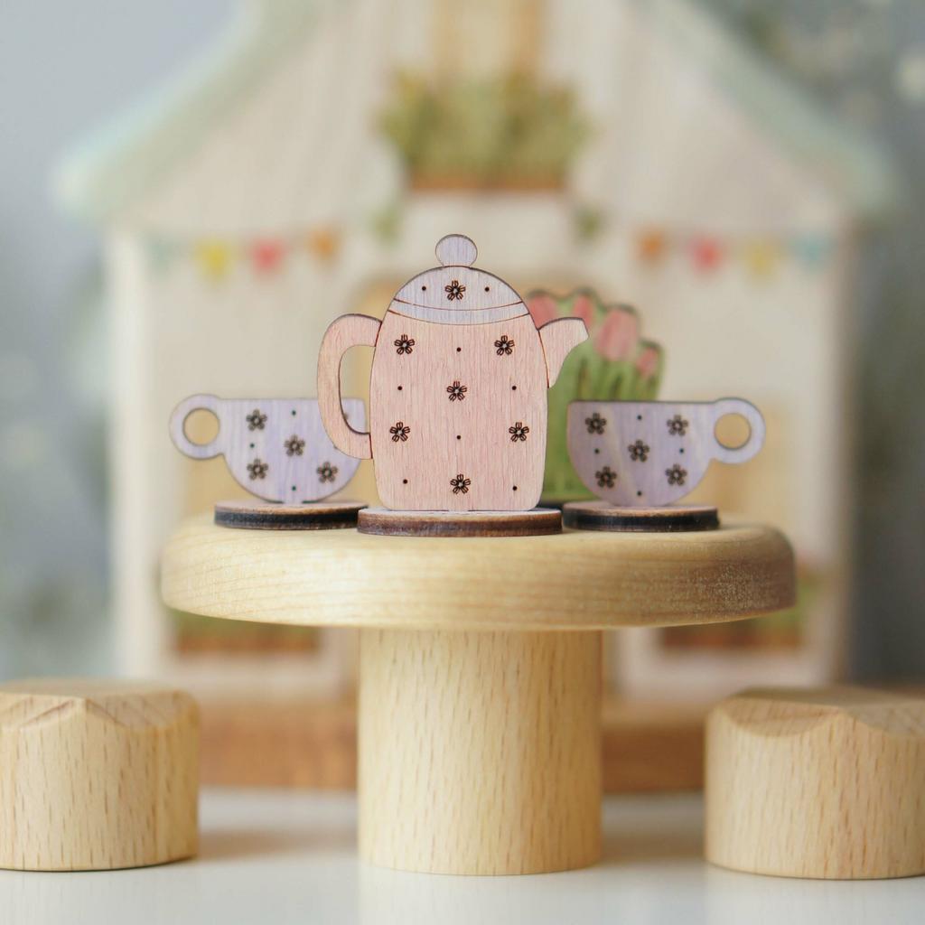 Tea set (pink - lavender teapot and cups and pink tulips)
