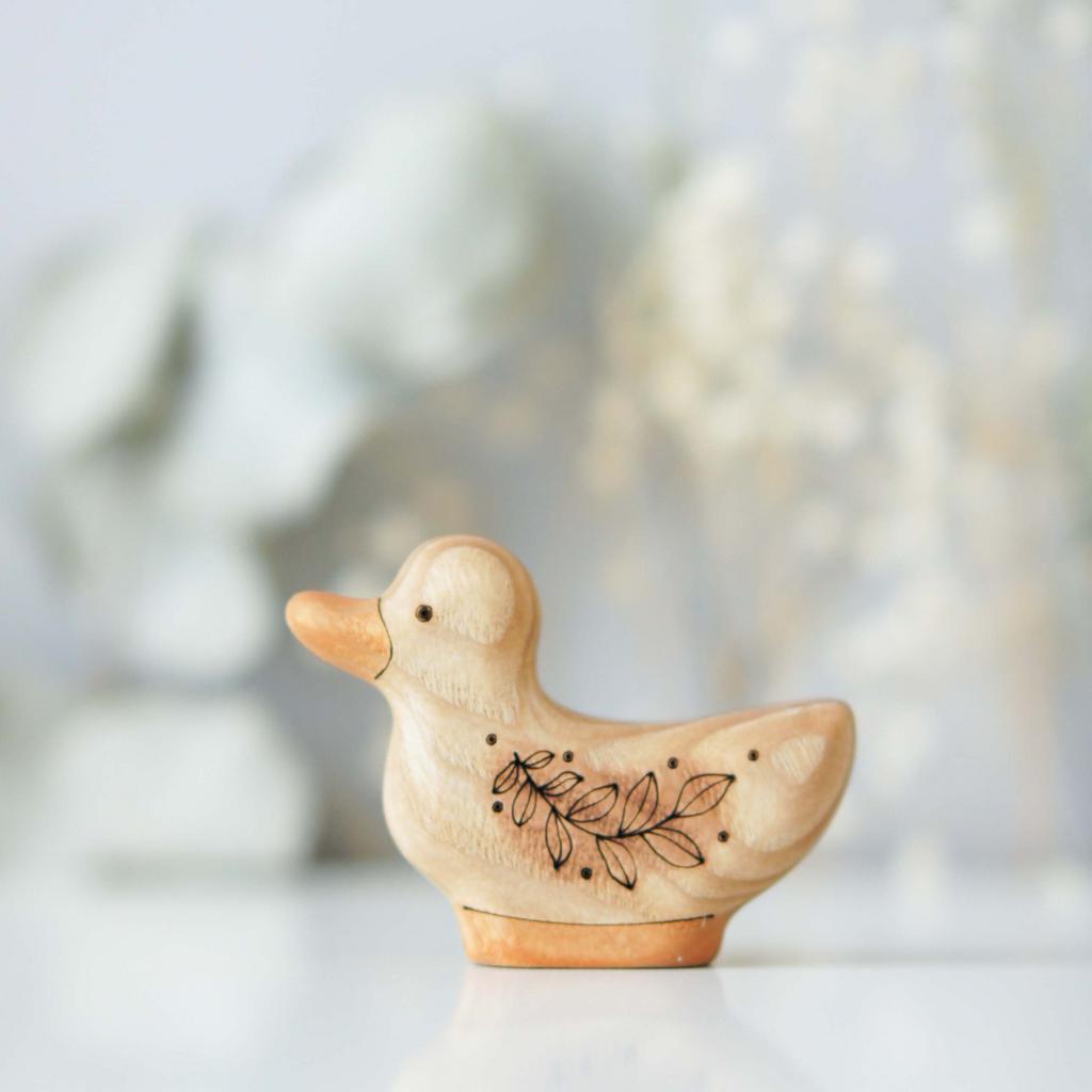 Wooden duck toy (painred)