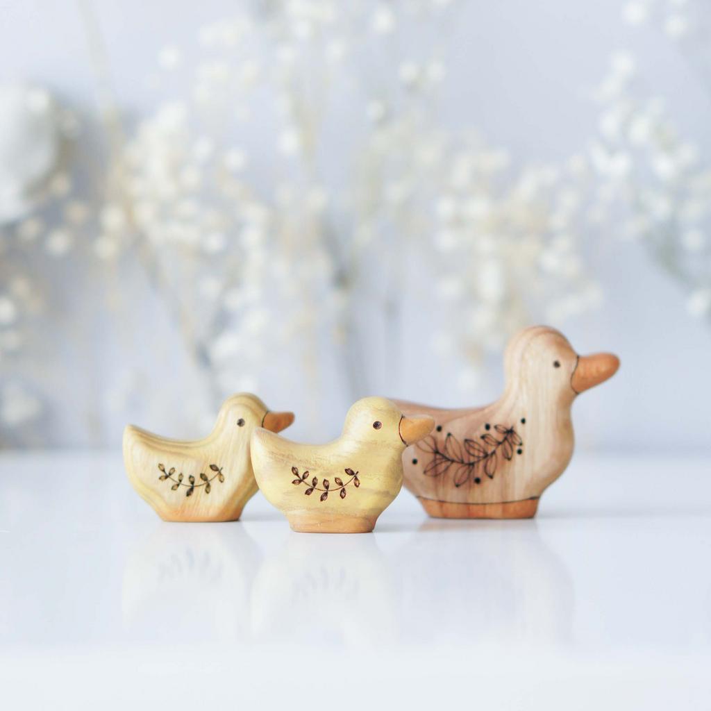 Wooden duck and ducklings set  2 pieces (colored)