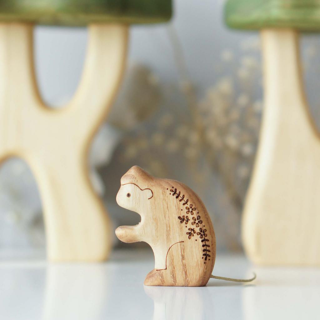 Monkey mom wooden toy (colored)