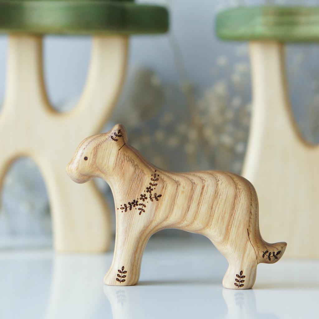 Lion mom wooden toy (colored)