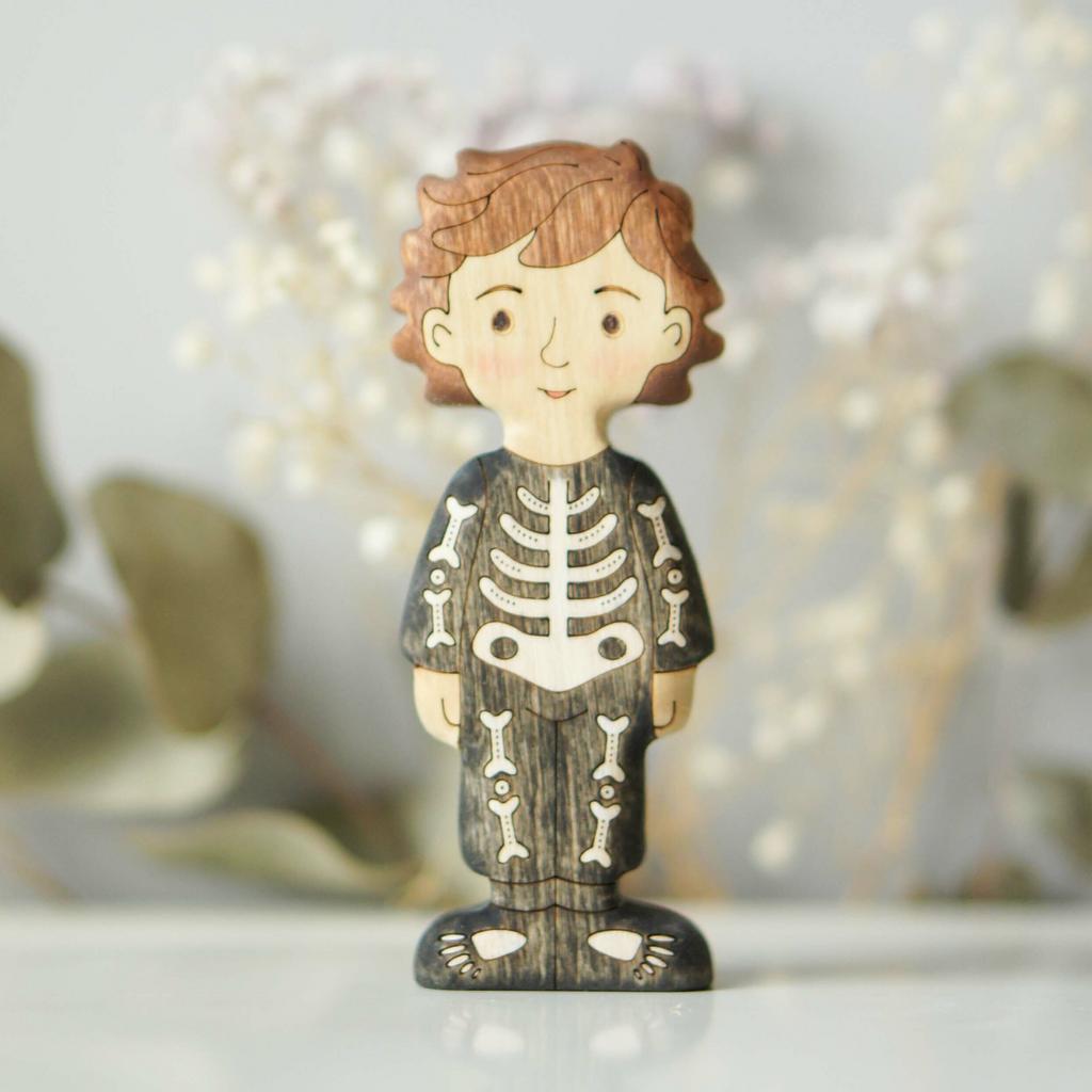 Skeleton boy brunette (light skin)