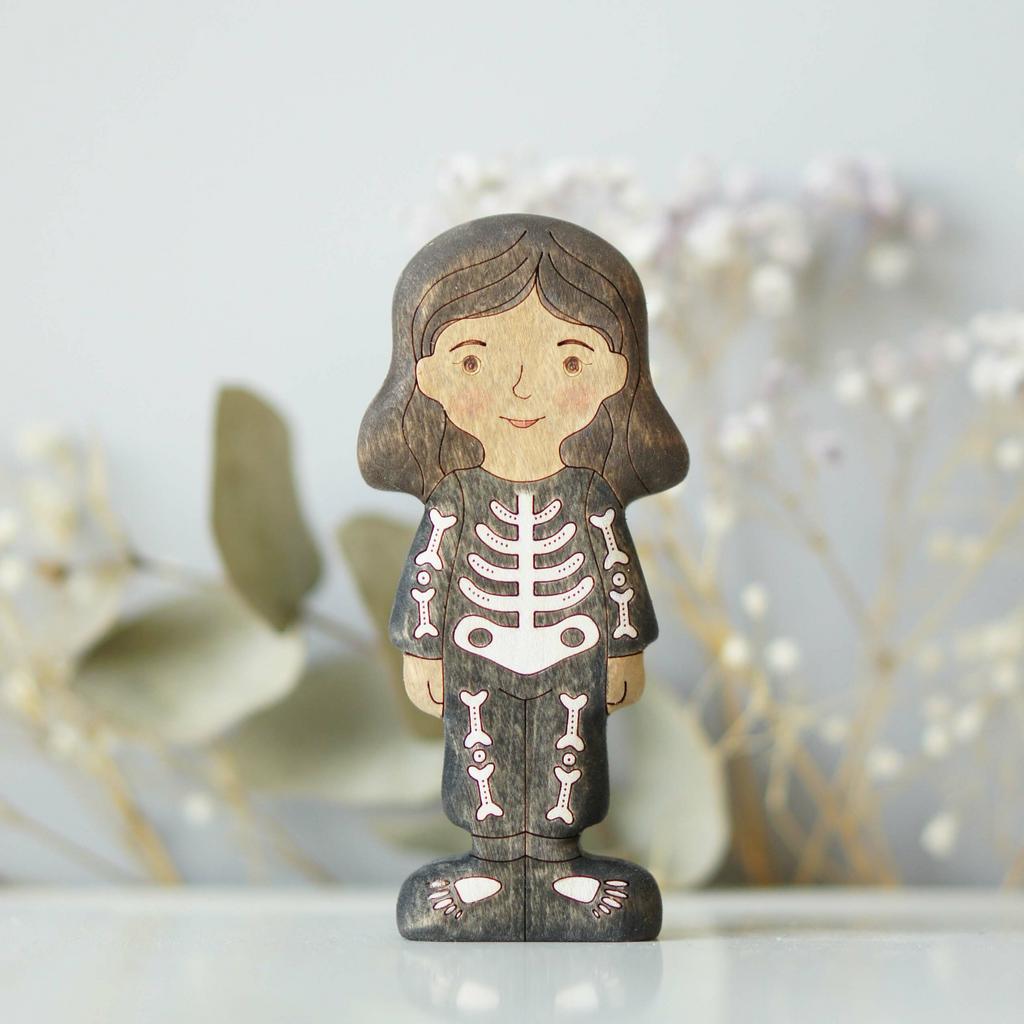 Skeleton girl brunette (dark skin)