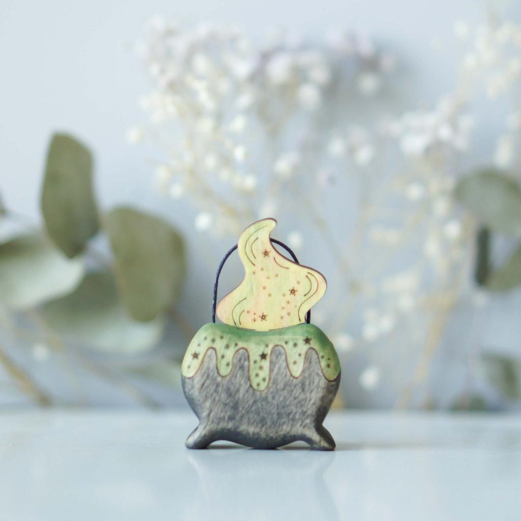 Cauldron (green) toy