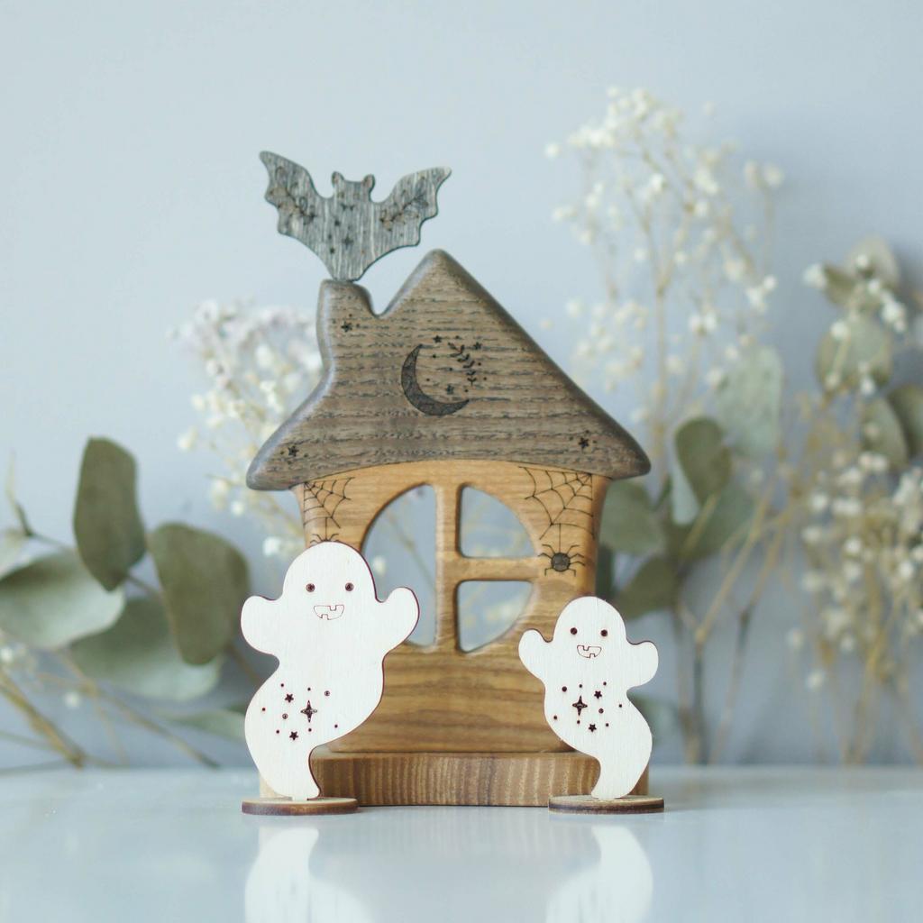 House - with ghosts and a bat