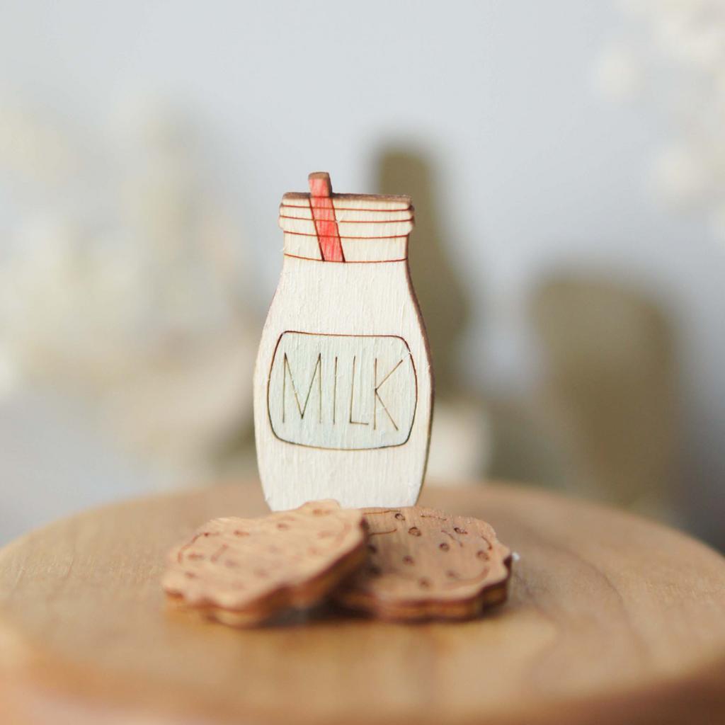 Milk and cookies set