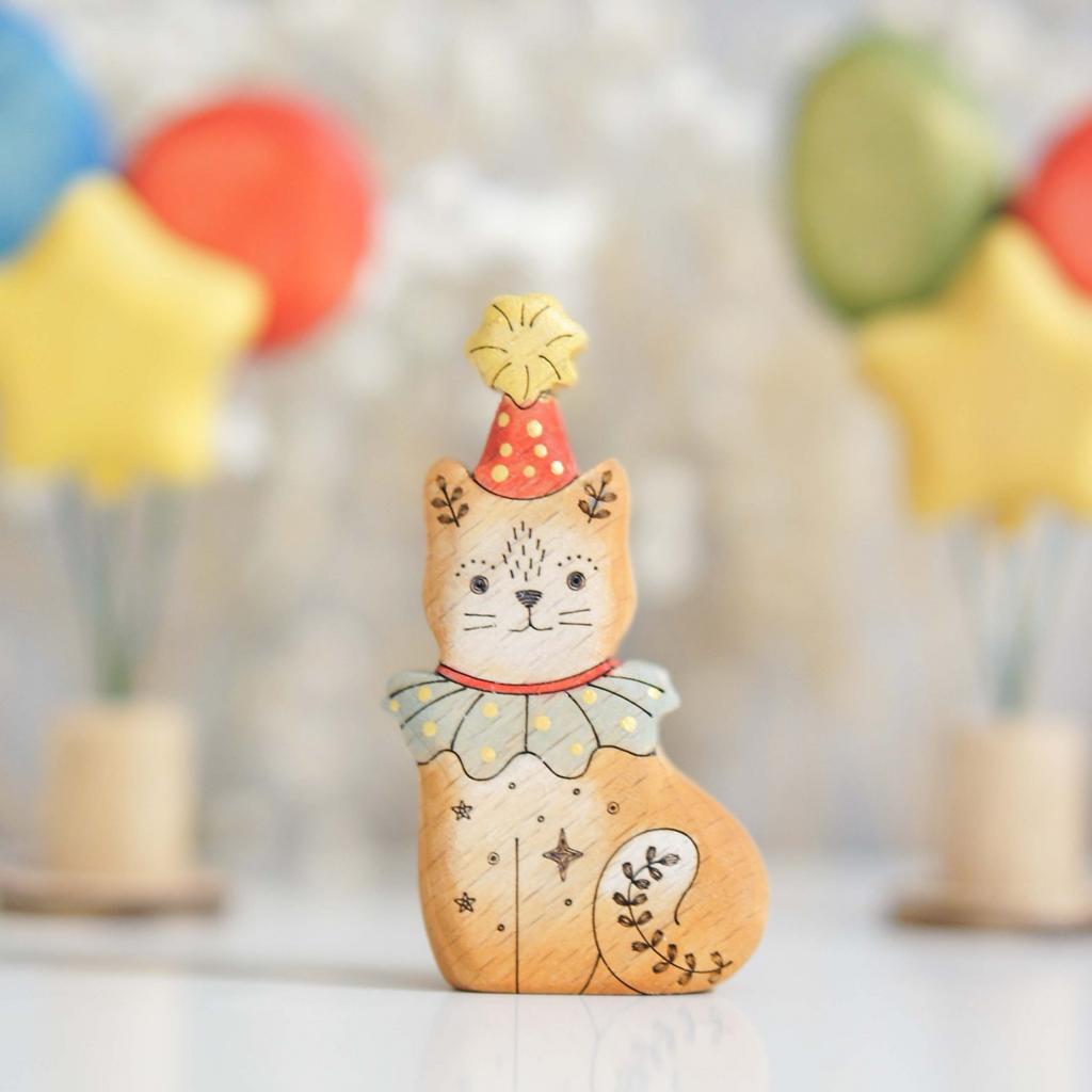 Circus cat toy (ginger) (with sparkle)