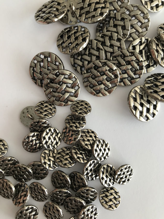 пуговицы металлические никель 11мм и 15 мм