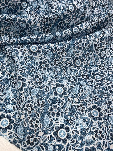 Отрез Хлопок вуаль "Голубые цветы" - 1,45м