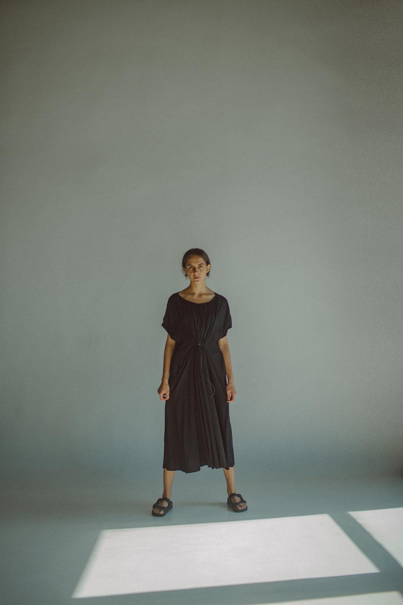 Черное платье Футболка