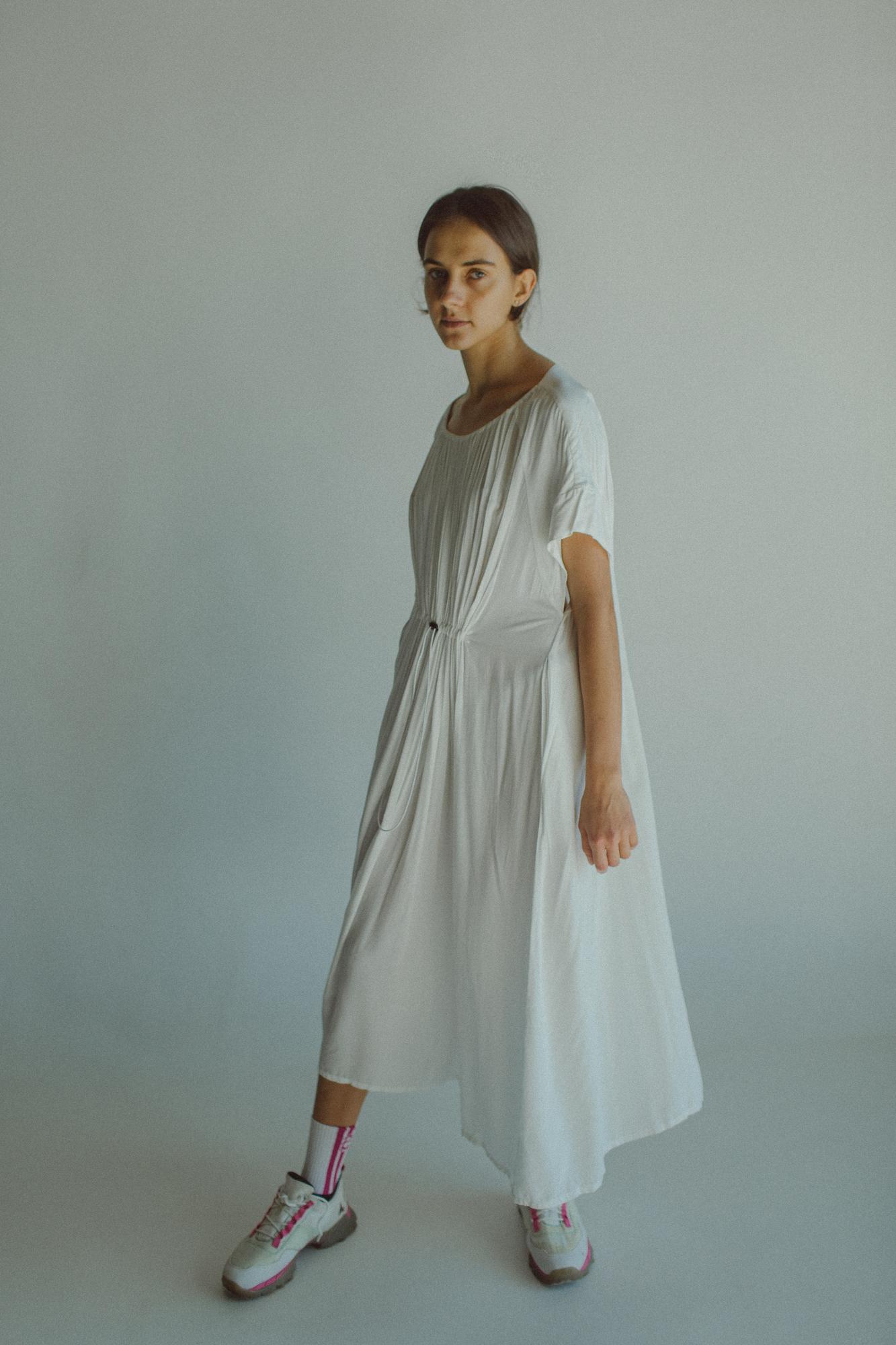 Белое платье Футболка