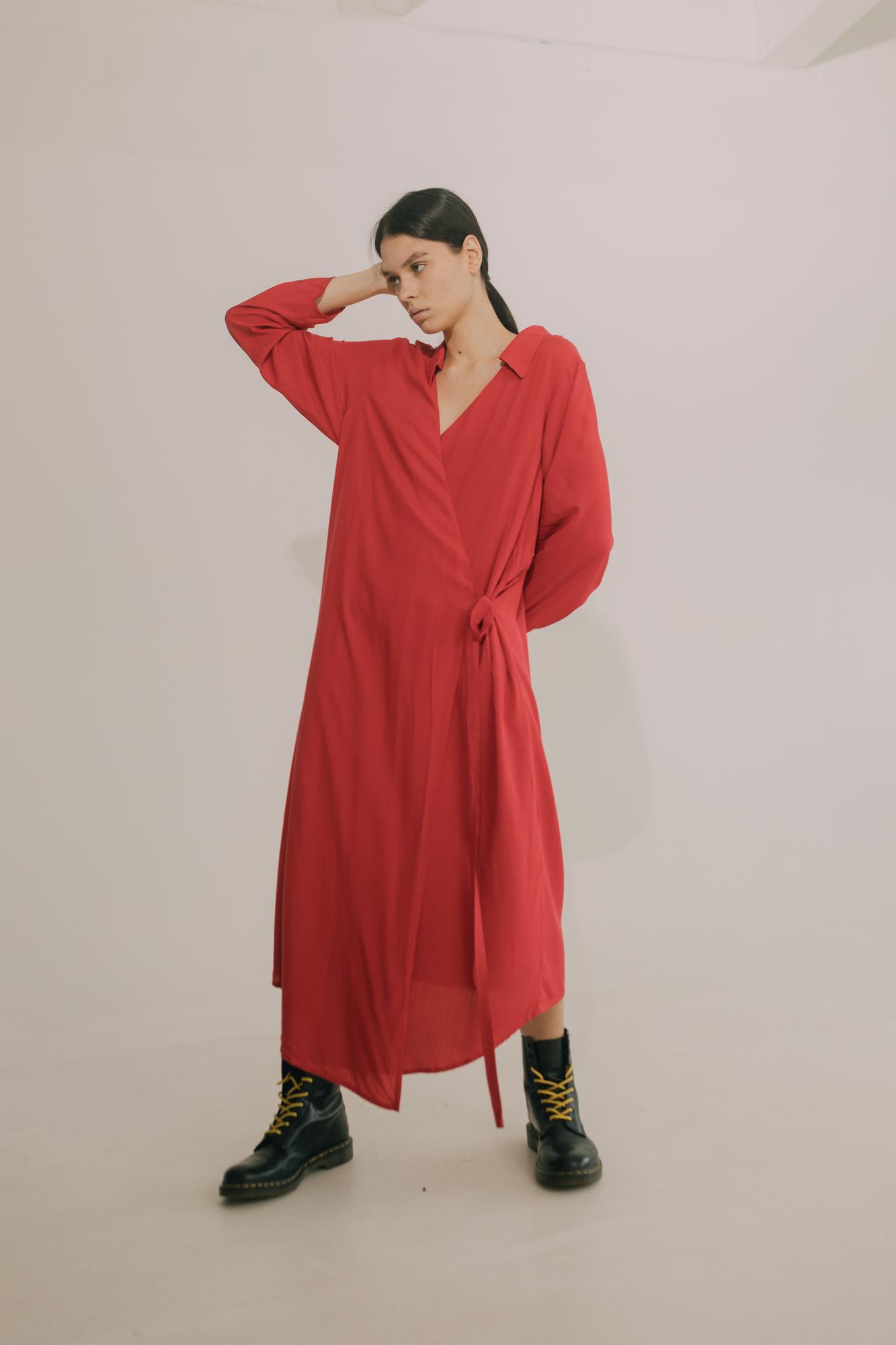 Красное платье макси