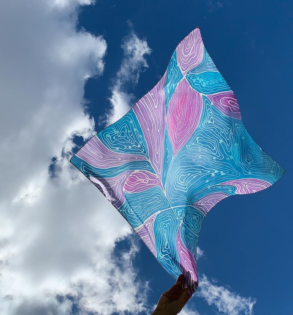 Платок шелковый голубой сиреневый, ручная роспись, батик