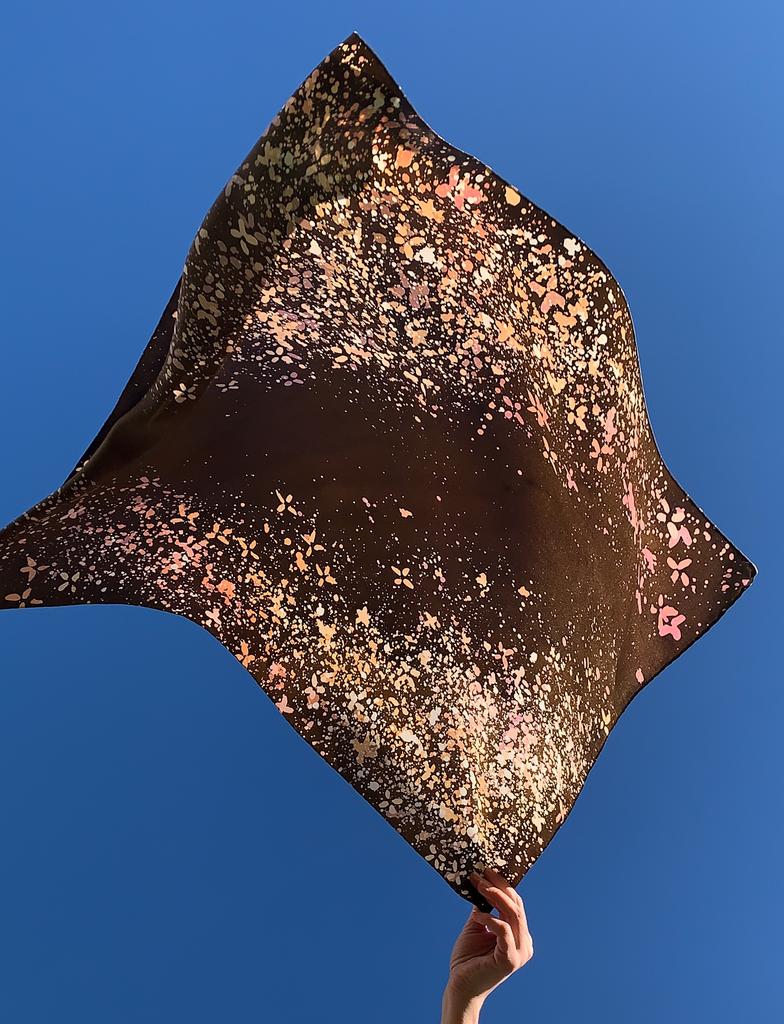 Шёлковый платок "Лепестки"