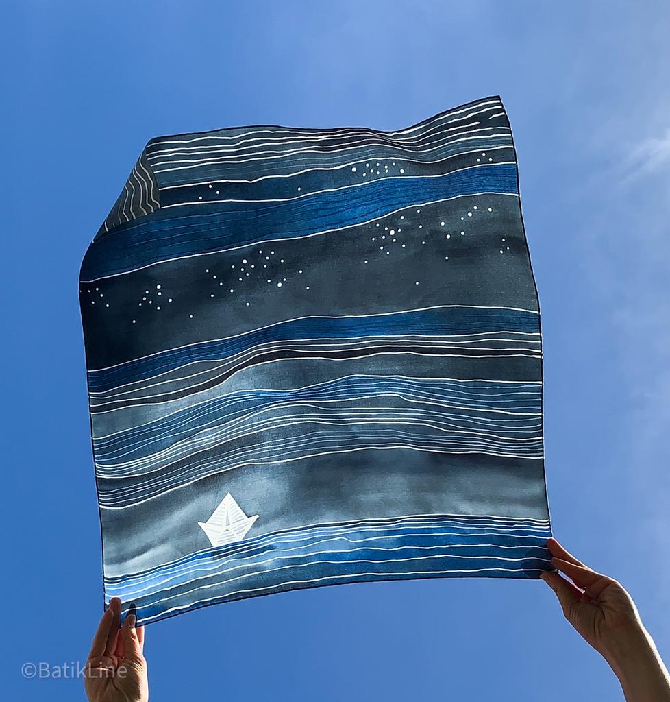 Шёлковый платок "Бумажный кораблик в океане"