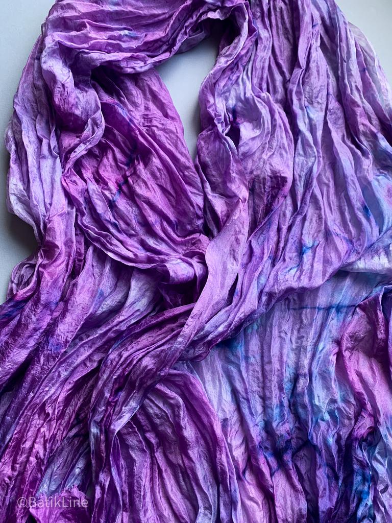 Шелковый палантин цвета фиалка