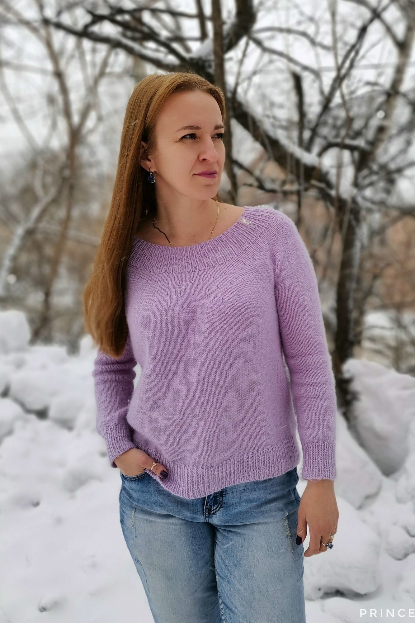 Свитер спицами круглой кокеткой