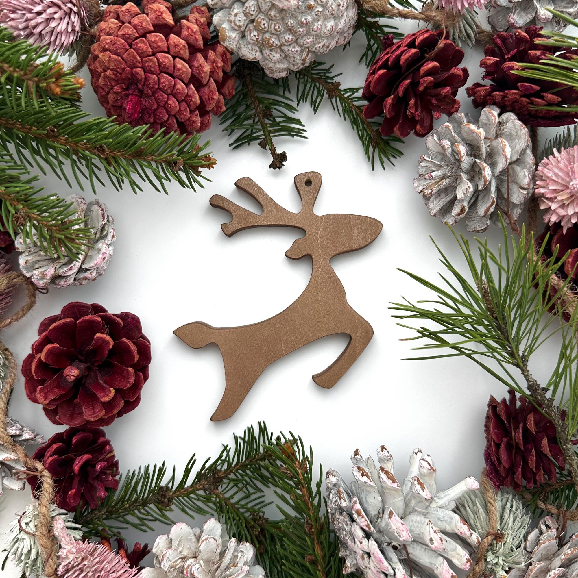 Олень (4 шт) Деревянная елочная игрушка из коллекции "Звери"