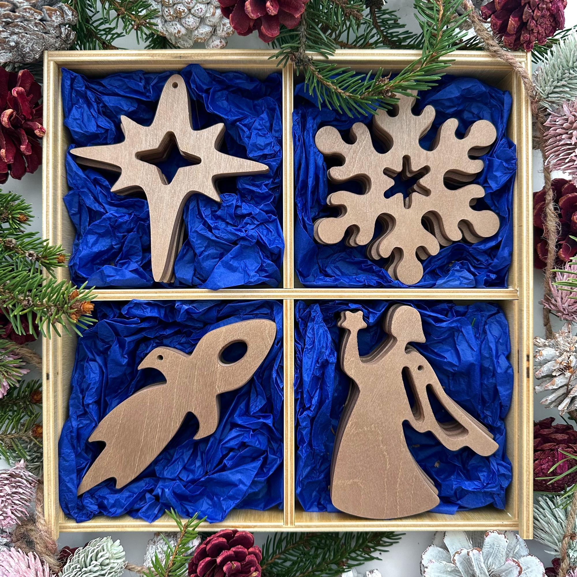 Коллекция "Рождественская ночь". Деревянные ёлочные игрушки (12 шт в наборе)