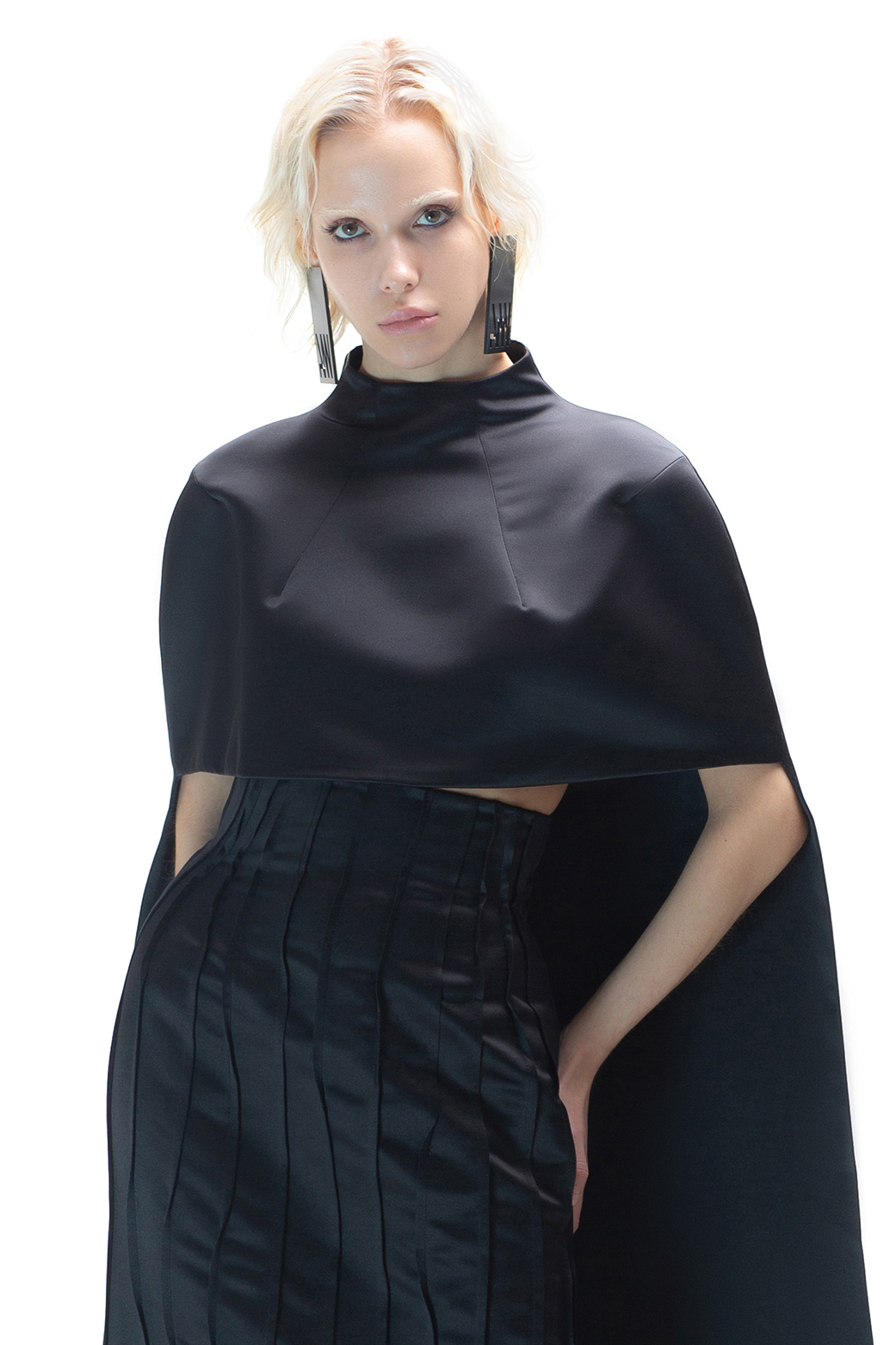 Кейп со шлейфом