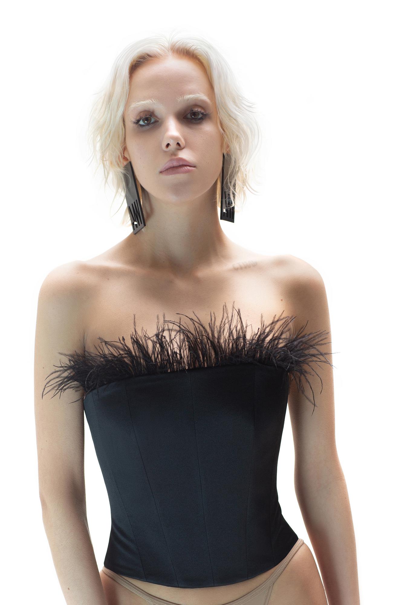 Корсет со страусиными перьями