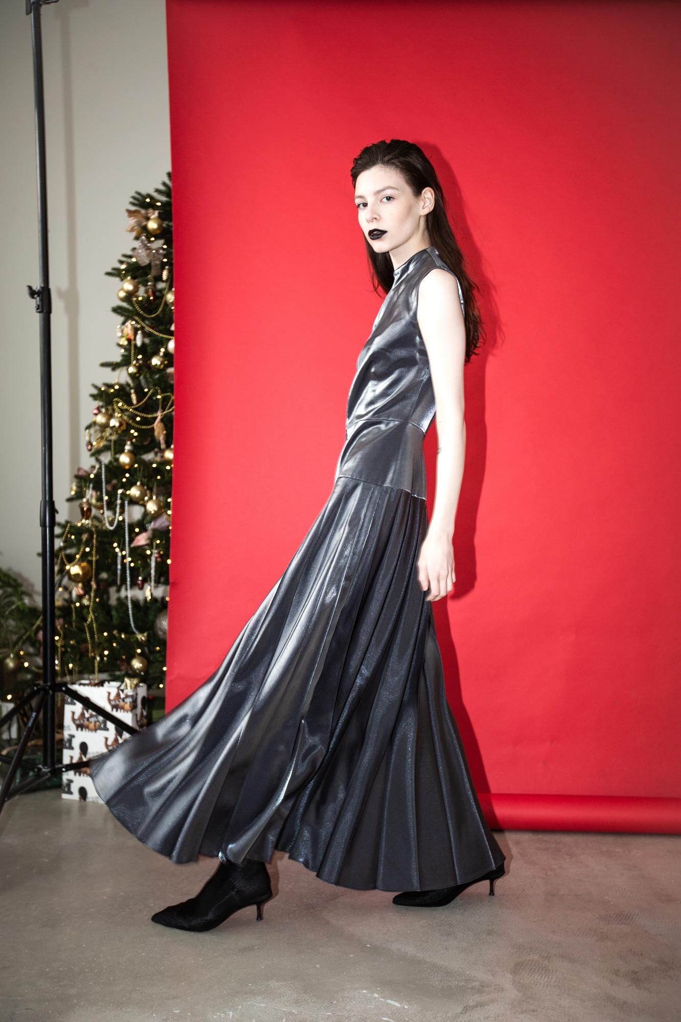 Платье на кокетке с юбкой-плиссе